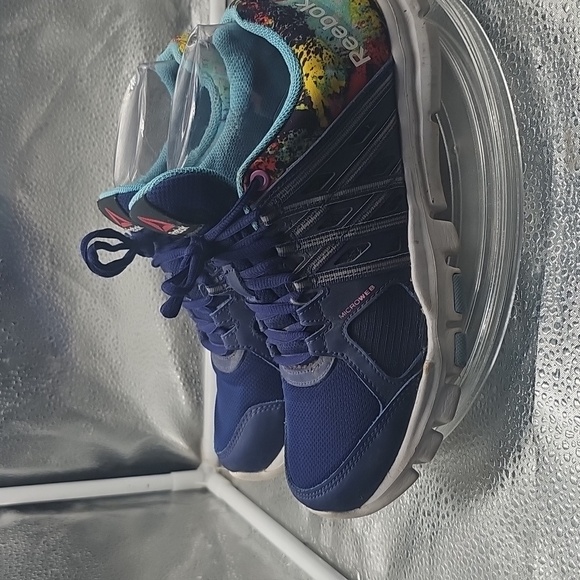 A Blue Reebox Sz8 - Picture 2 of 7